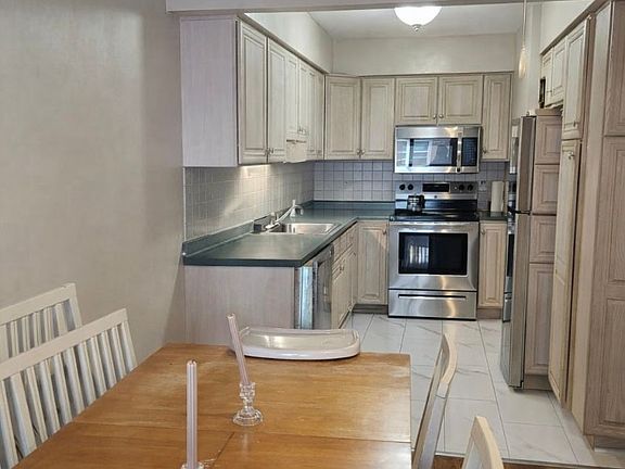 Open concept dining/kitchen