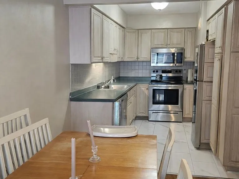 Open concept dining/kitchen