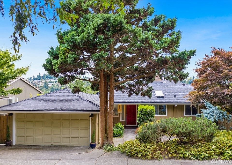 2nd image of 3235 30th Ave W