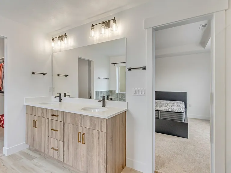1457 W Russo Dr — Photo 22