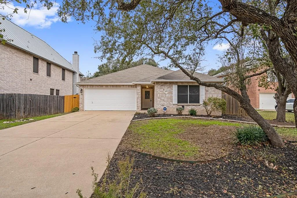 3 bed, 2.0 bath, 1531 sqft, $1,950 — Photo 1
