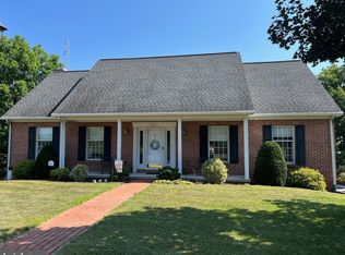 2951 Buchanan Trl W, Greencastle, PA 17225