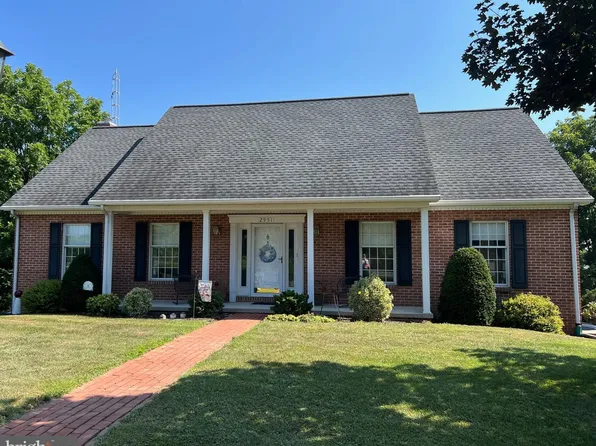 2951 Buchanan Trl W, Greencastle, PA 17225