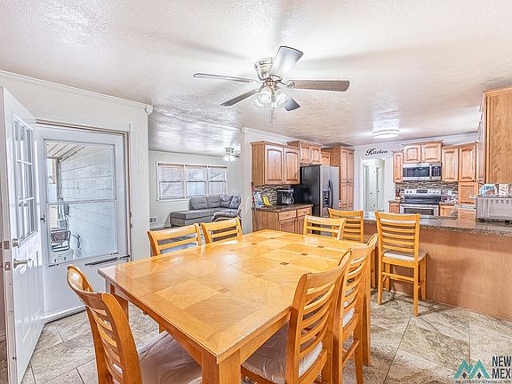3rd image of 1110 W Avenue H
