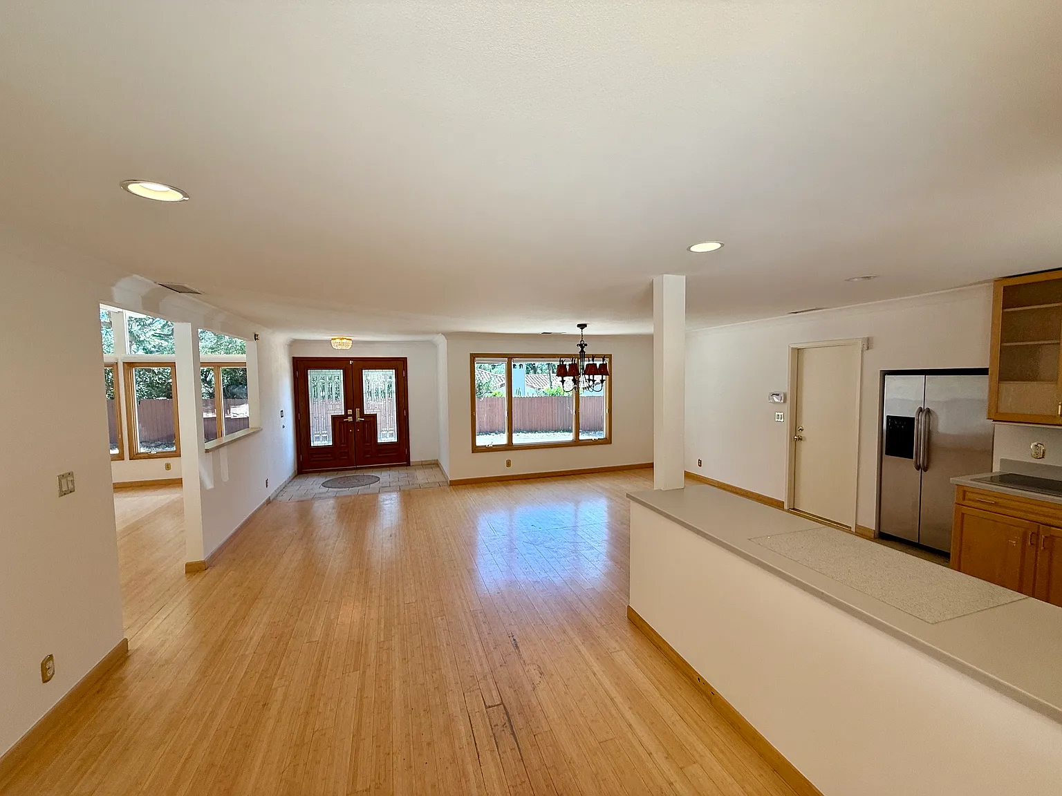 3 bed, 1818 sqft, $7,900 — Photo 3
