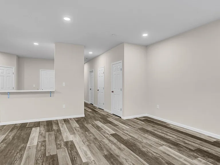 62 Helene Ct — Photo 9