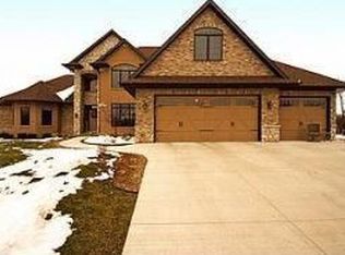 4034 Stonegate Dr, Oshkosh, WI 54904