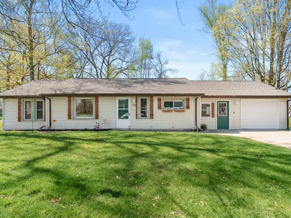 121 Prospect St, Plainwell, MI 49080