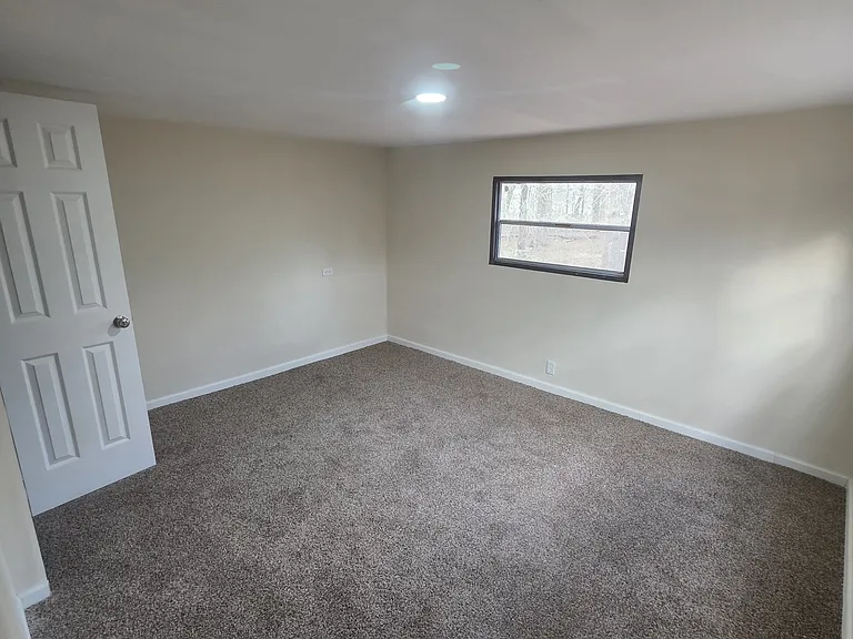 446 Lexington — Photo 12