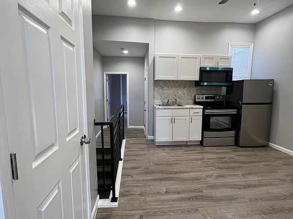 4th image of 3063 N Sydenham St Unit B