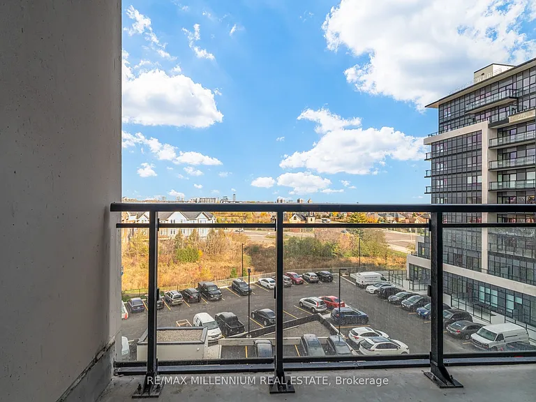 395 Dundas St W #531 — Photo 23
