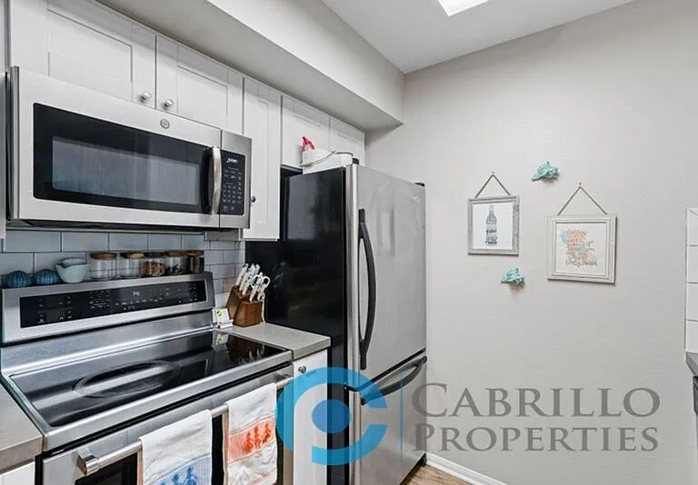 1435 India St #408 — Photo 10