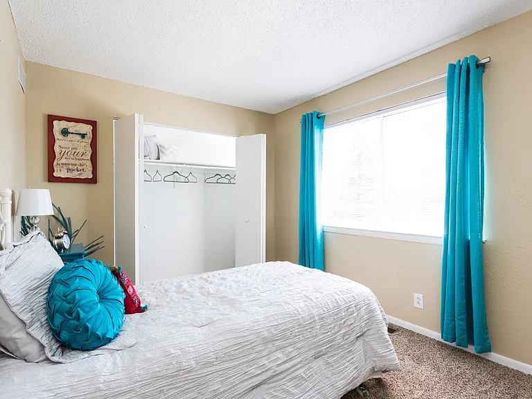 Four Winds Apartments — Photo 9
