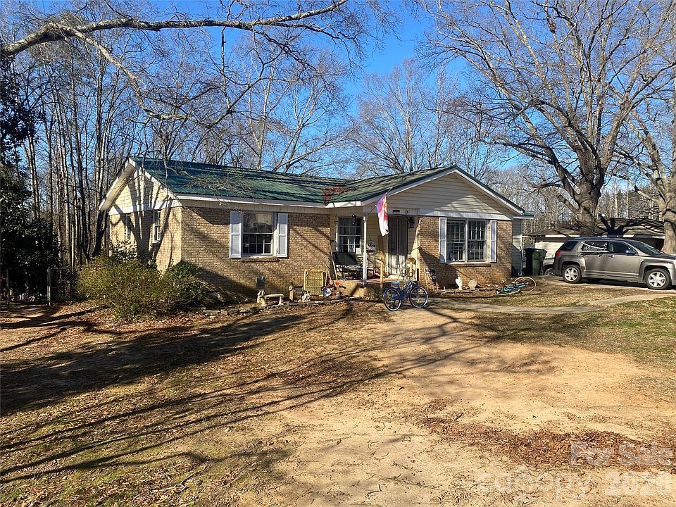 1st image of 703 Sterling Dr