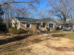 703 Sterling Dr, Kings Mountain, NC 28086