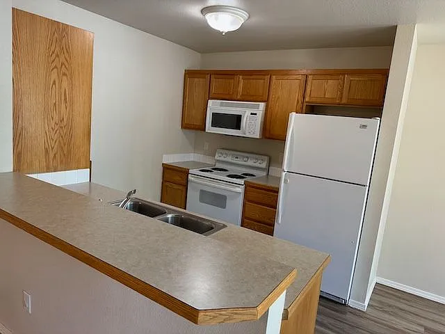 158 N Seafury Ln #101 — Photo 3