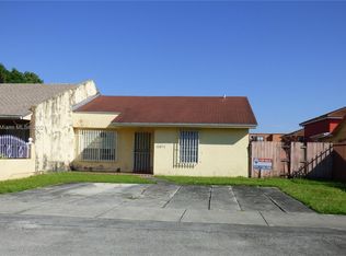 10871 NW 1st Ln, Miami, FL 33172