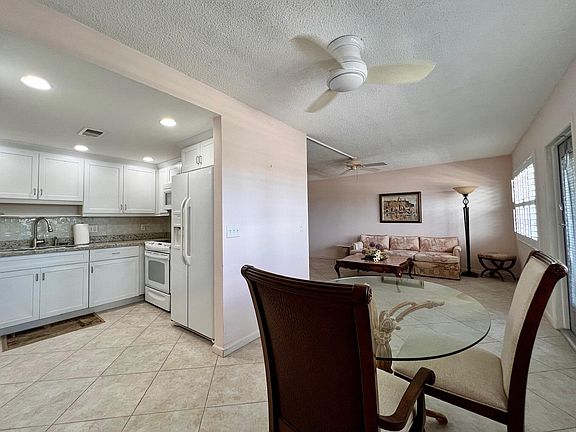 2nd image of 352 Wellington H