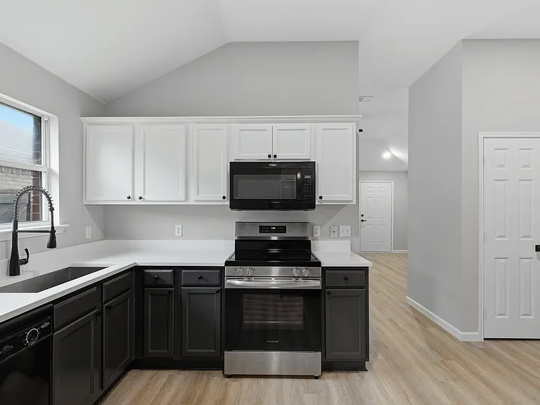 2051 Sunny Side Dr — Photo 18