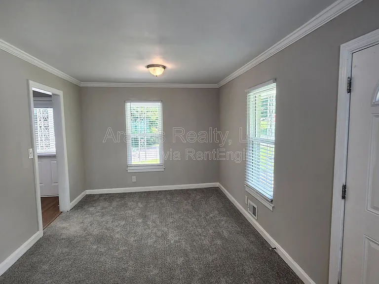2043 Chicago Ave NW — Photo 6