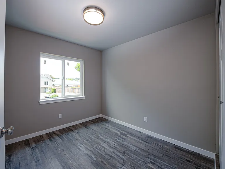 Townhomes/Apartments - 259 Se Ely St — Photo 28