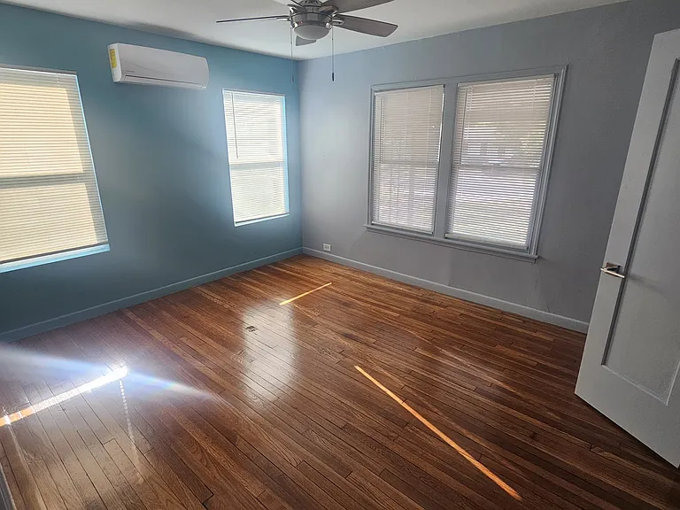 727 Shadwell Dr — Photo 2