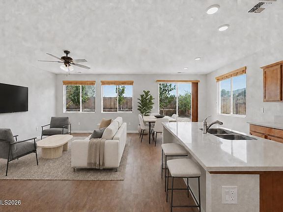 3rd image of 905 Estuary Cir