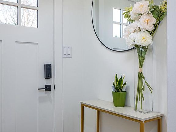 4th image of 1618 Grand AVENUE