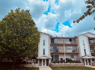 408 Sturdy Rd #3-A, Valparaiso, IN 46383