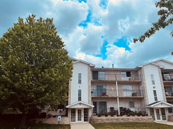 408 Sturdy Rd #3-A, Valparaiso, IN 46383