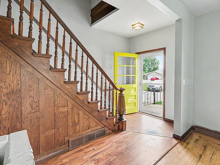 1203 Main St — Photo 9