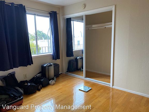 4th image of 3835 19th St #206