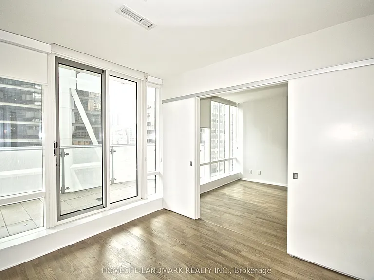 1 Bloor St E #809 — Photo 9