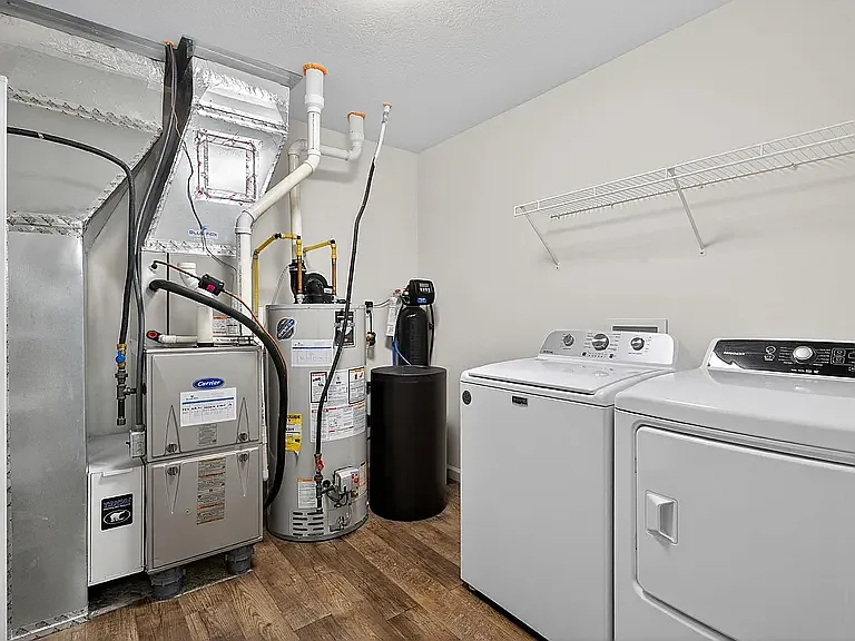3272 Maitland Dr — Photo 29
