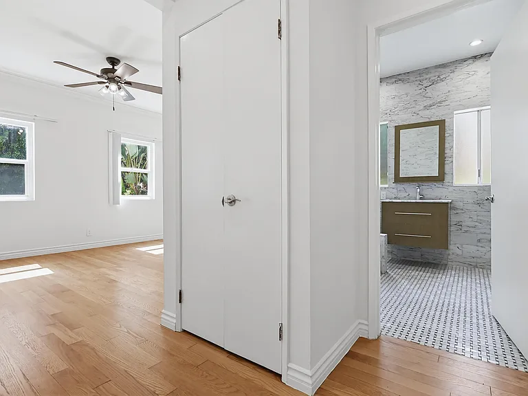 806 S Detroit St #806 — Photo 20