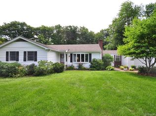 1 Hiram Ln, Bloomfield, CT 06002