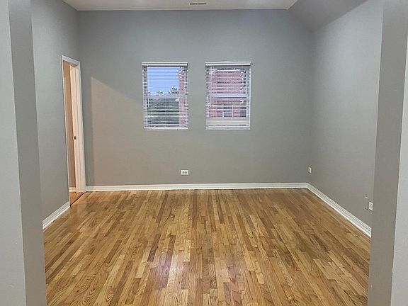 2nd image of 5906 S La Salle St #2W