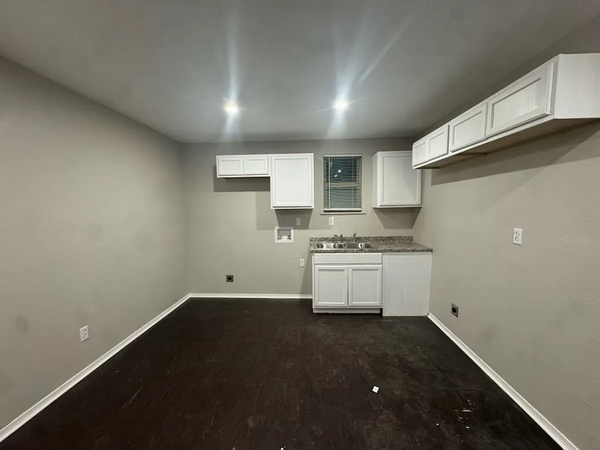 Building Photo - 2103 N Marrs St