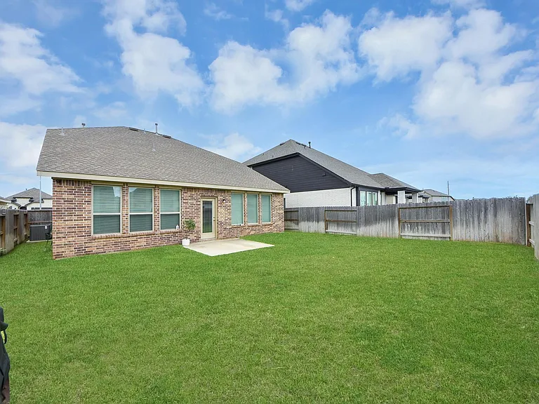 4946 Sky Bluff Dr — Photo 34