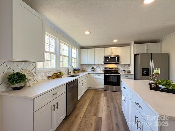 2nd image of 2862 Verdie Dr