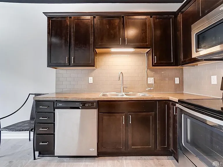230 Keelboat Ct — Photo 9