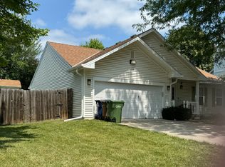 2928 Blackhawk Dr, Bellevue, NE 68123