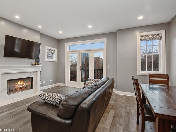 3rd image of 3738 N Clifton Ave APT 3