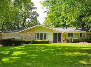 3830 Lakeview Dr, Racine, WI 53403