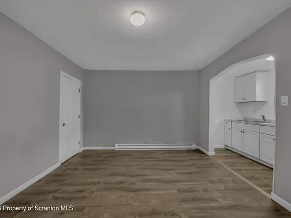 32 E Stanton St, Wilkes Barre, PA 18705