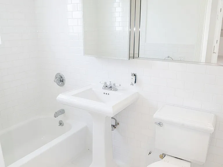 340 E 55th St #4A — Photo 7