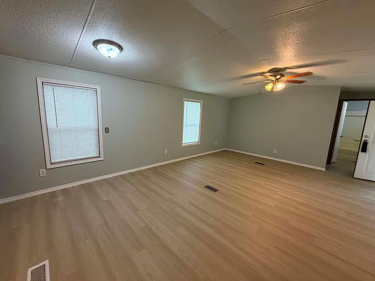 22091 Bowden Dr — Photo 12