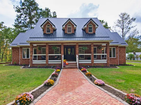 230 Cadlewoods Dr, Grassy Meadows, WV 24943