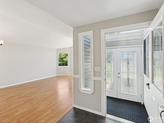 4th image of 4014 NE 158th Avenue