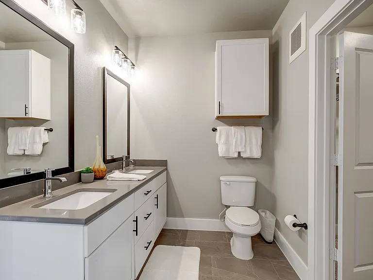 13802 Napoli Dr — Photo 23